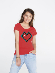 Футболка женская Pixel Heart, красная, размер S