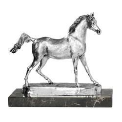 Скульптура "Конь"