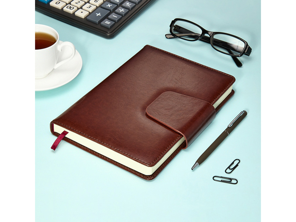 Ежедневник А5 недатированный Prestige, коричневый