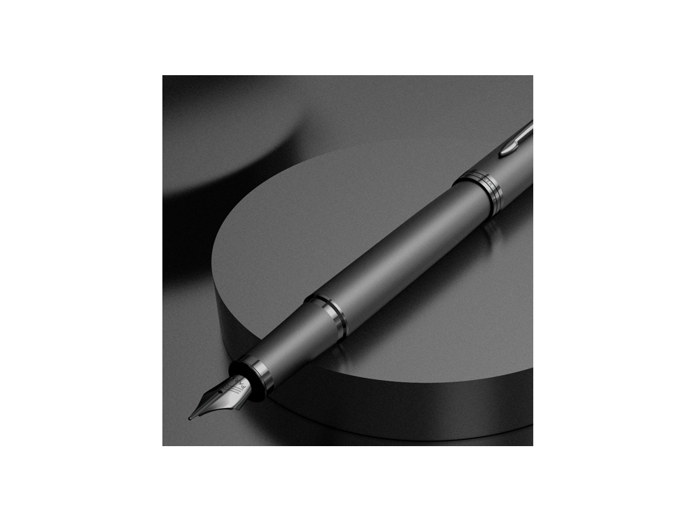 Перьевая ручка Parker IM Monochrome Black, перо:F, цвет чернил: blue, в подарочной упаковке.