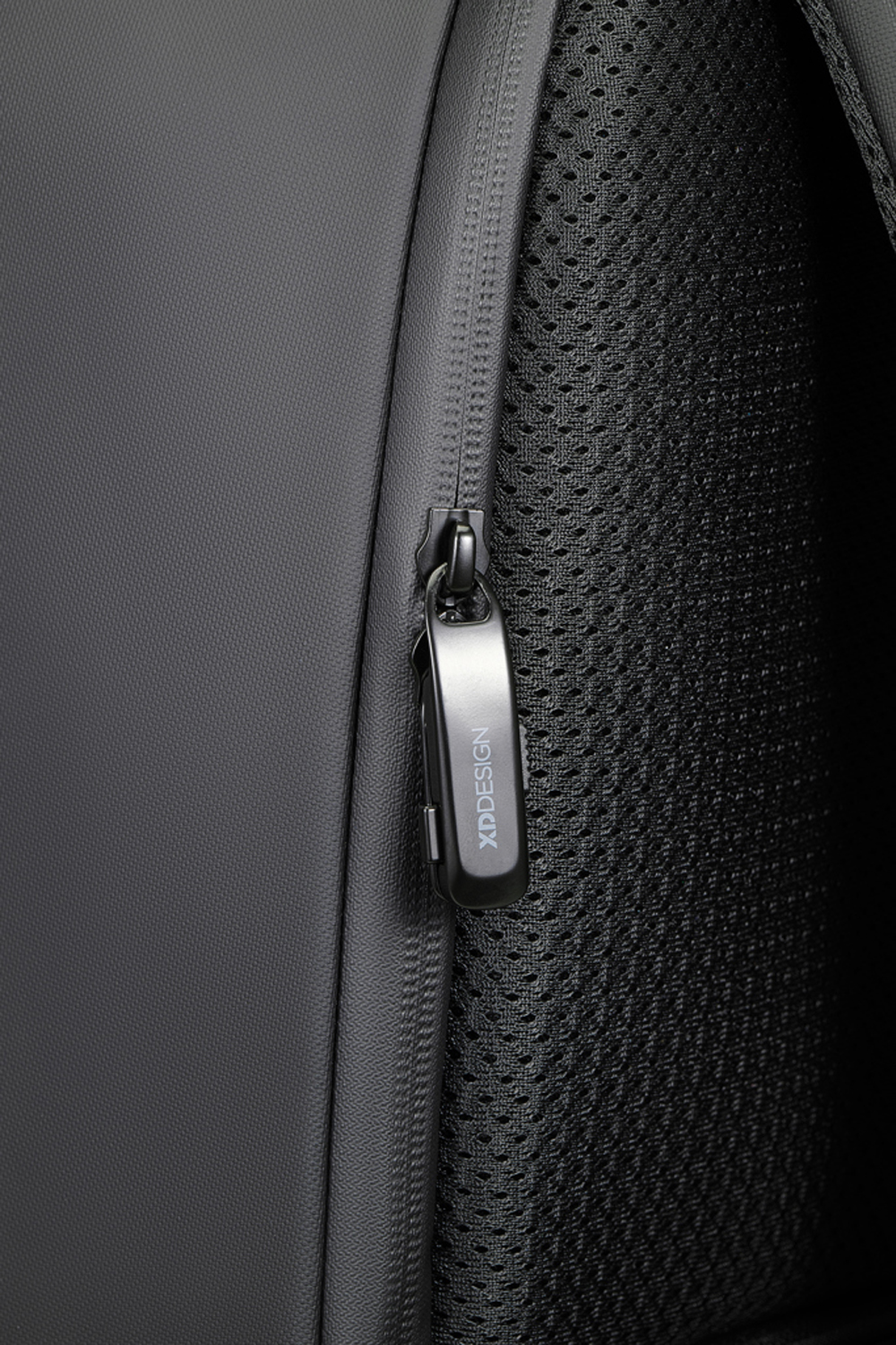 Антикражный рюкзак Bobby Edge из rPET AWARE, 16