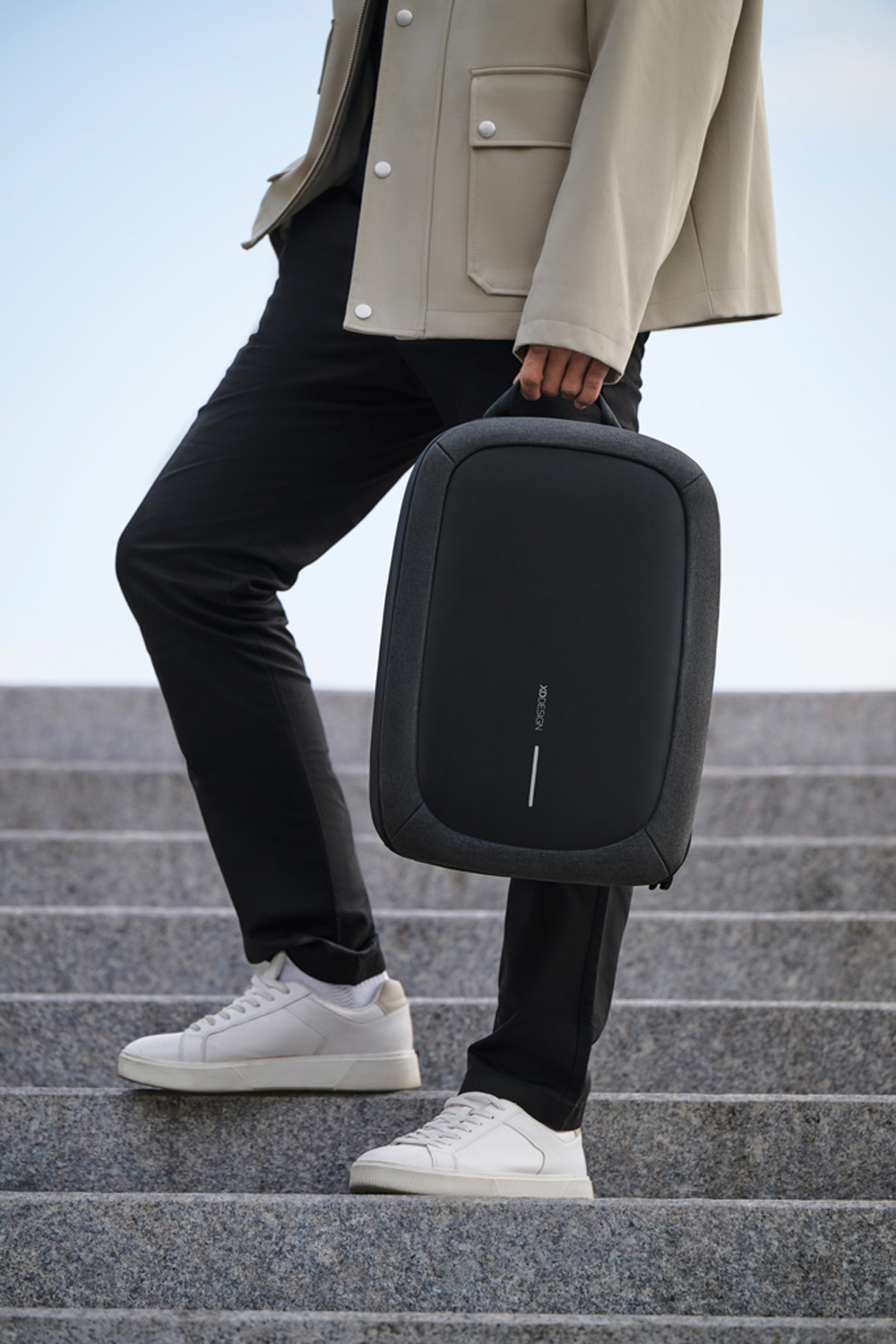 Антикражный рюкзак Bobby Edge из rPET AWARE, 16