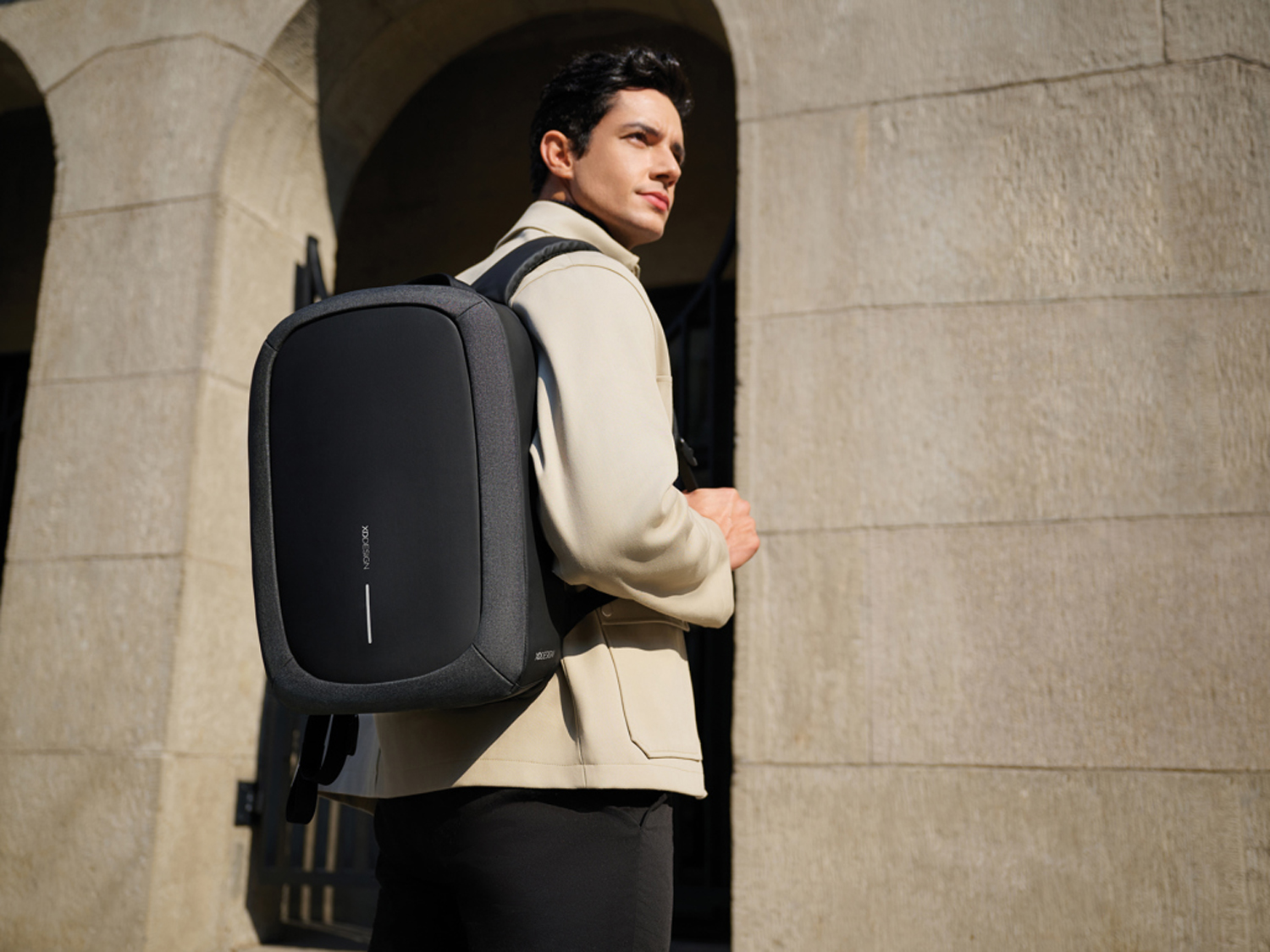 Антикражный рюкзак Bobby Edge из rPET AWARE, 16