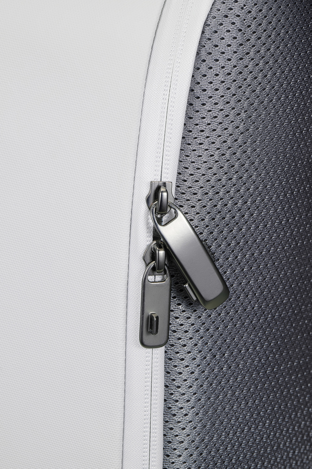 Антикражный рюкзак Bobby Edge из rPET AWARE, 16