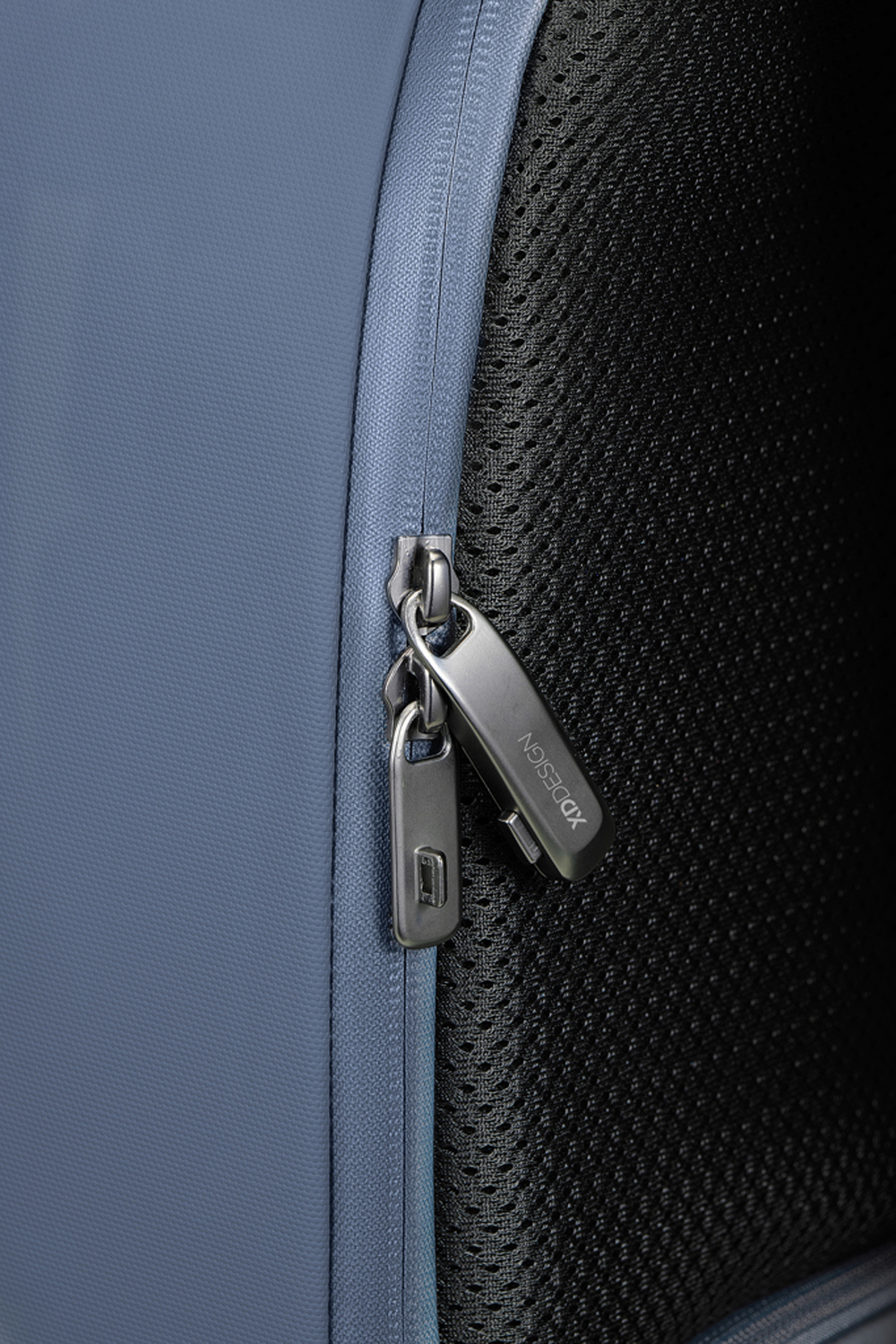 Антикражный рюкзак Bobby Edge из rPET AWARE, 16