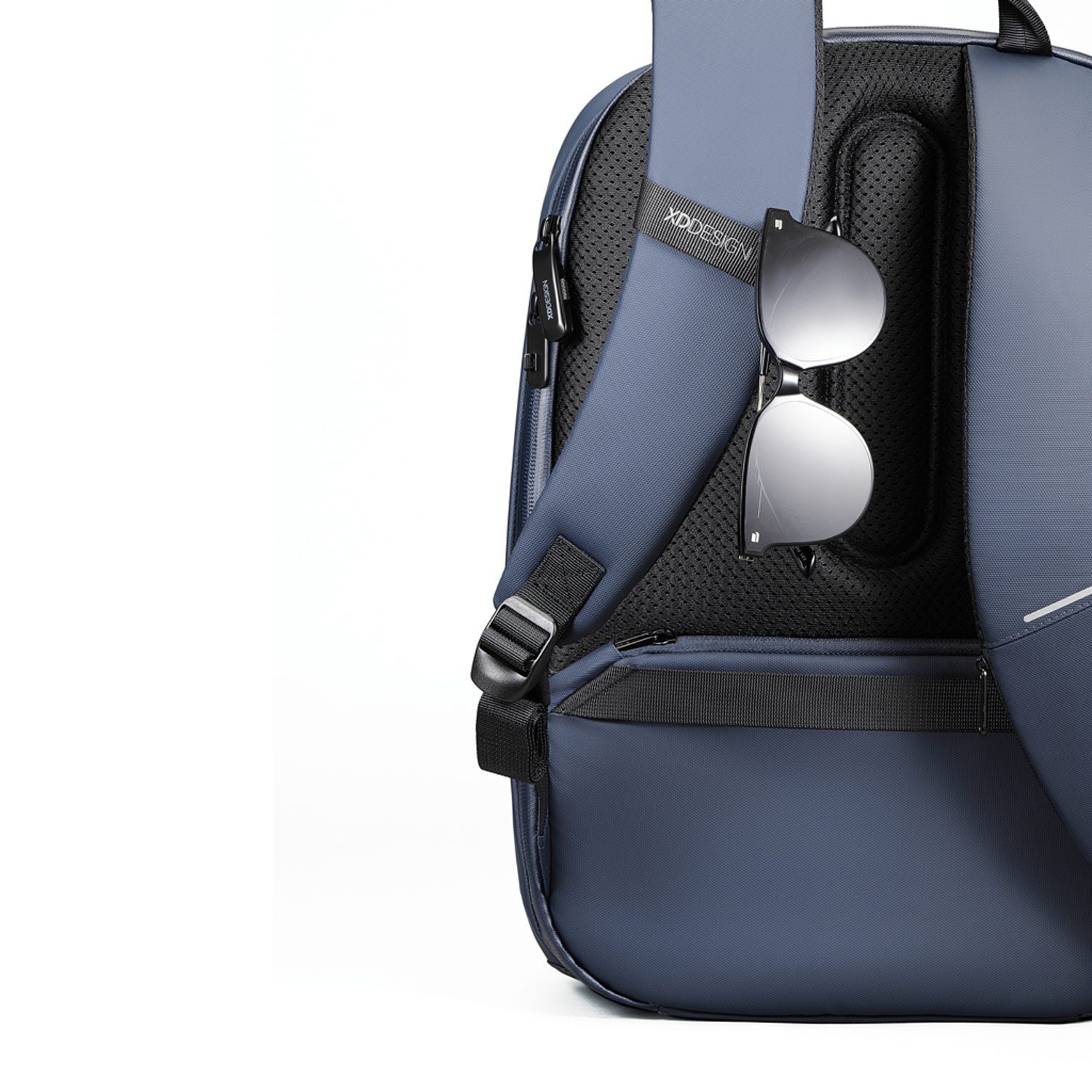 Антикражный рюкзак Bobby Edge из rPET AWARE, 16