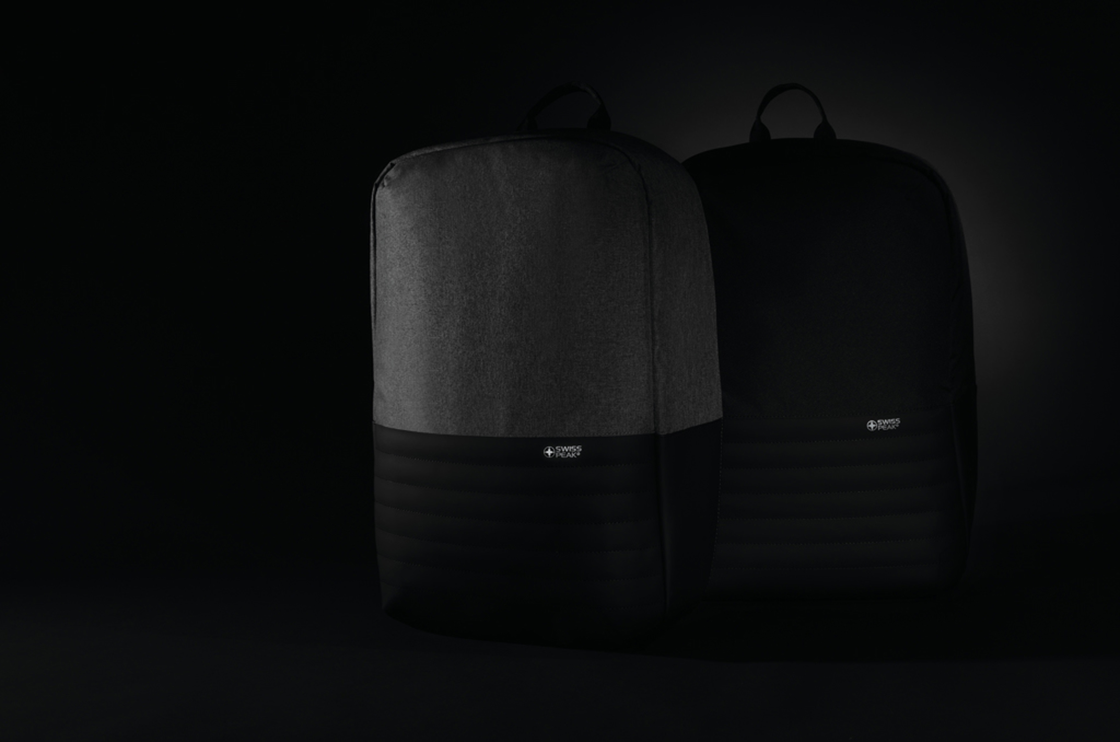 Антикражный рюкзак для ноутбука Swiss Peak с RFID-защитой из rPET AWARE, 15,6