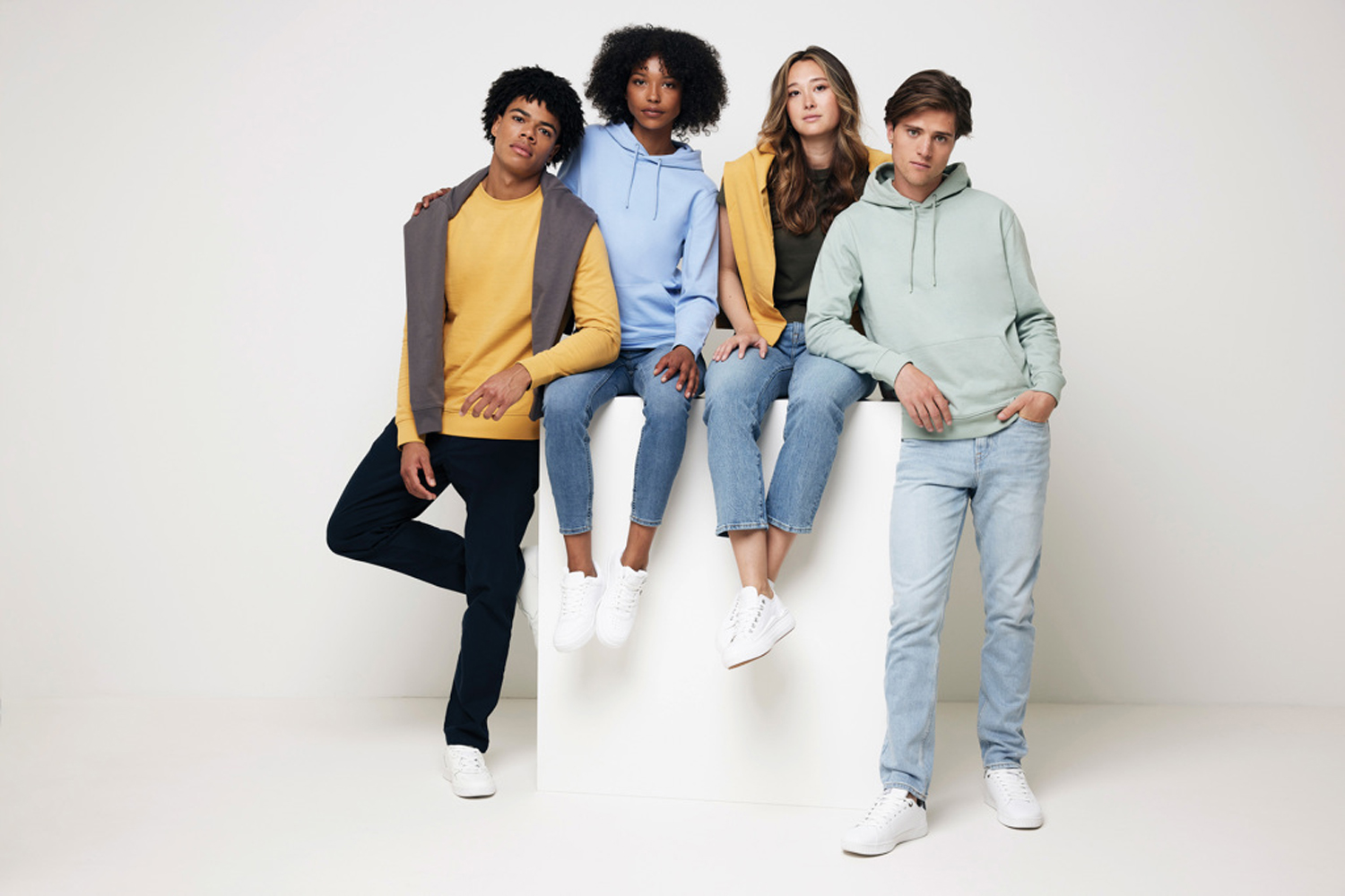 Свитшот Iqoniq Zion из переработанного хлопка, унисекс, 340 г/м