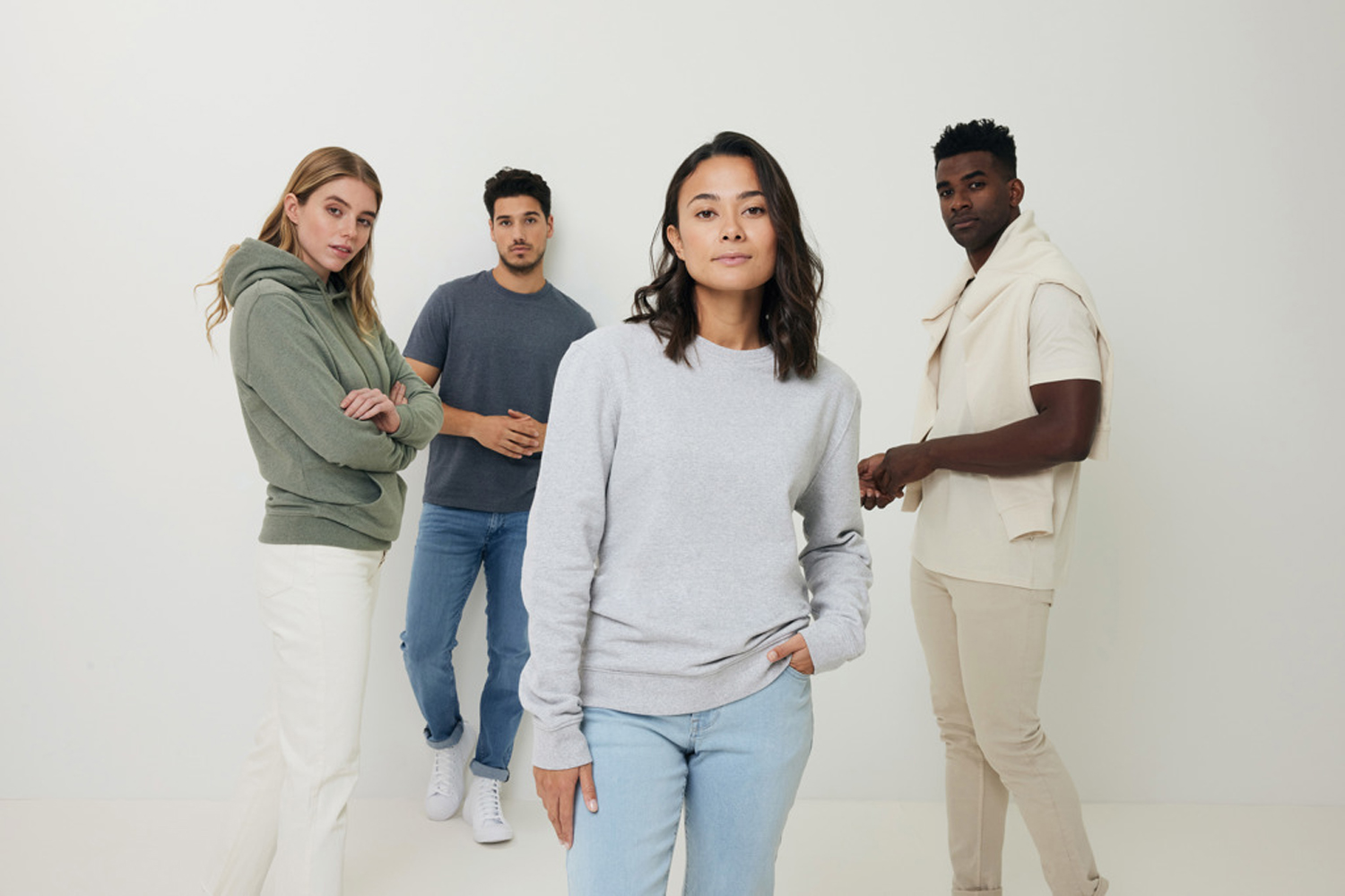 Свитшот Iqoniq Denali из переработанного неокрашенного хлопка, унисекс, 340 г/м