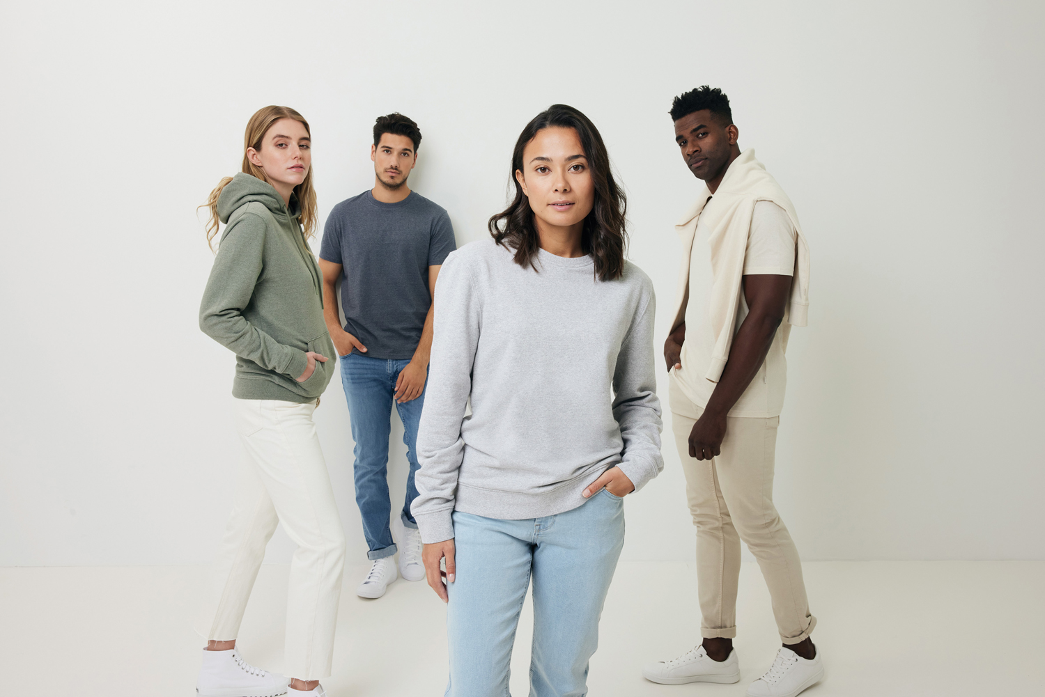 Свитшот Iqoniq Denali из переработанного неокрашенного хлопка, унисекс, 340 г/м