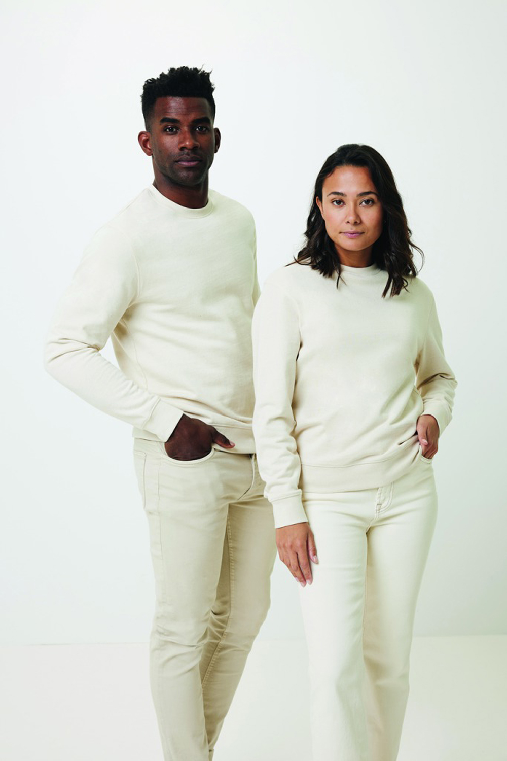 Свитшот Iqoniq Denali из переработанного неокрашенного хлопка, унисекс, 340 г/м