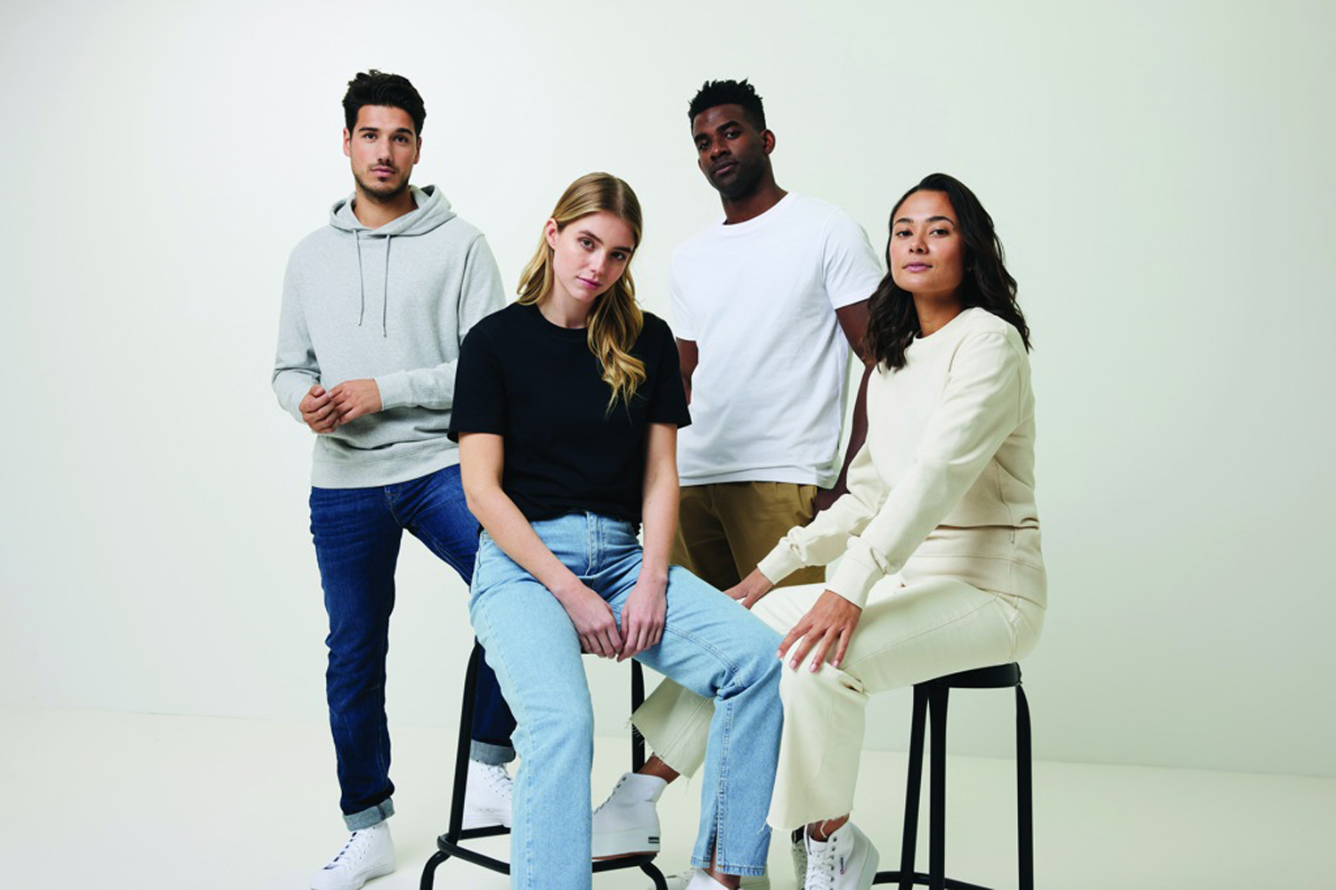 Свитшот Iqoniq Denali из переработанного неокрашенного хлопка, унисекс, 340 г/м