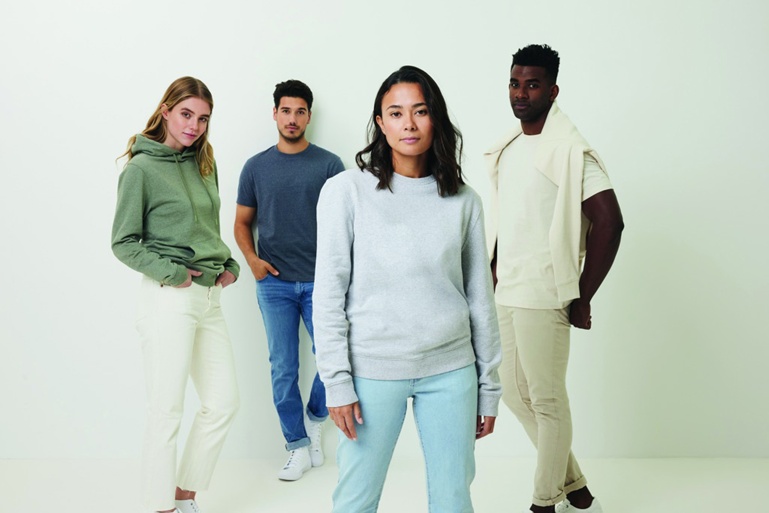 Свитшот Iqoniq Denali из переработанного неокрашенного хлопка, унисекс, 340 г/м