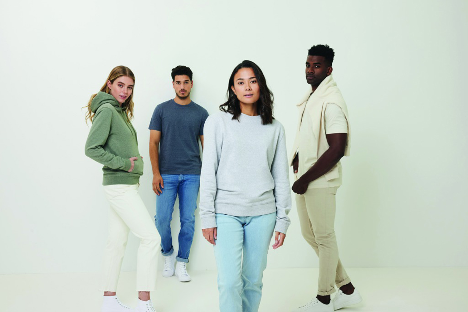 Свитшот Iqoniq Denali из переработанного неокрашенного хлопка, унисекс, 340 г/м