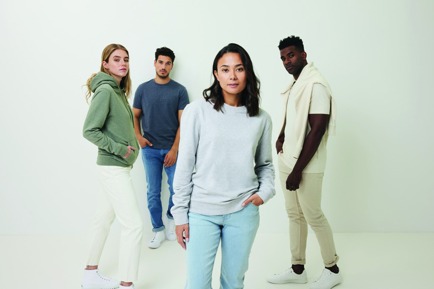 Свитшот Iqoniq Denali из переработанного неокрашенного хлопка, унисекс, 340 г/м