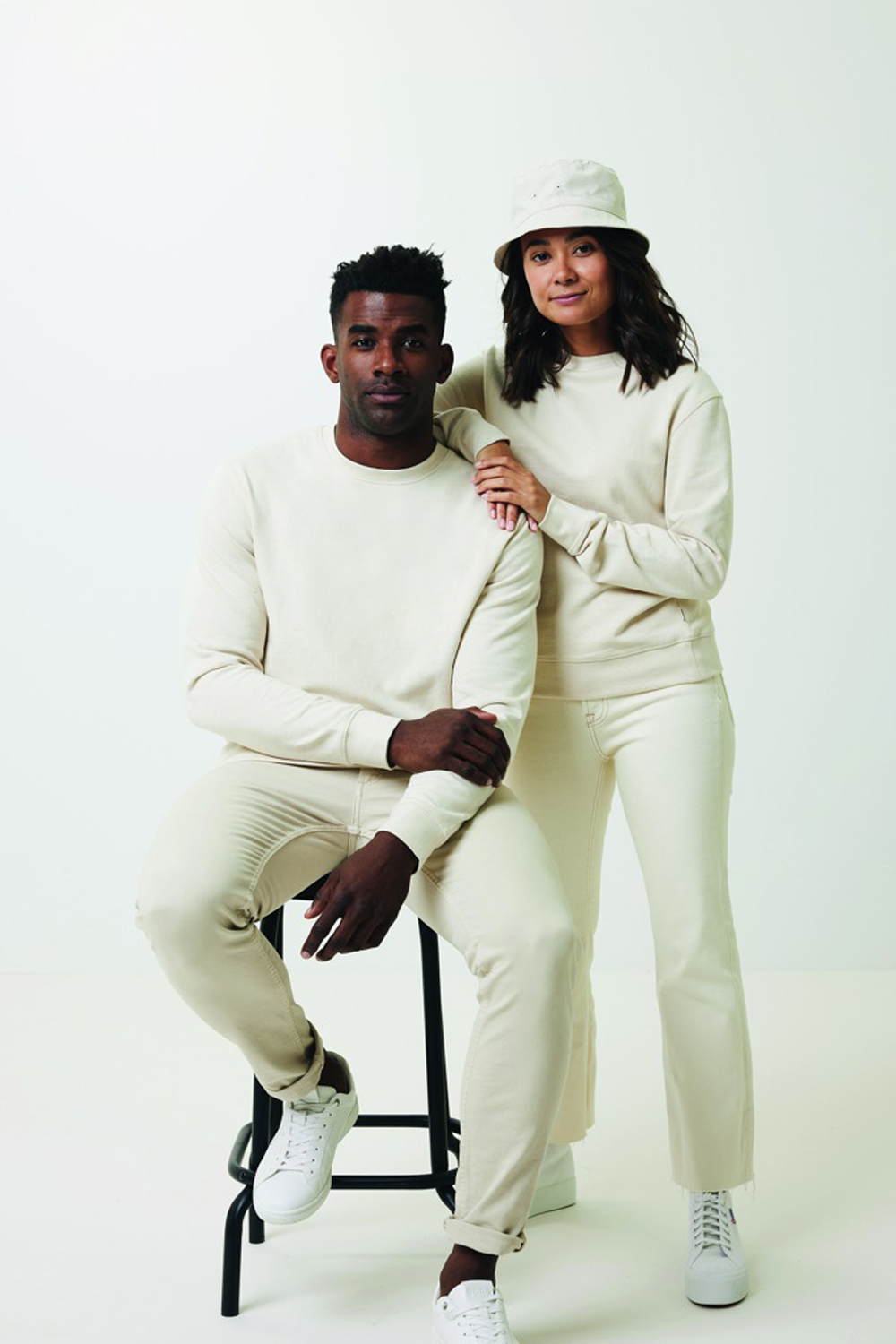 Свитшот Iqoniq Denali из переработанного неокрашенного хлопка, унисекс, 340 г/м