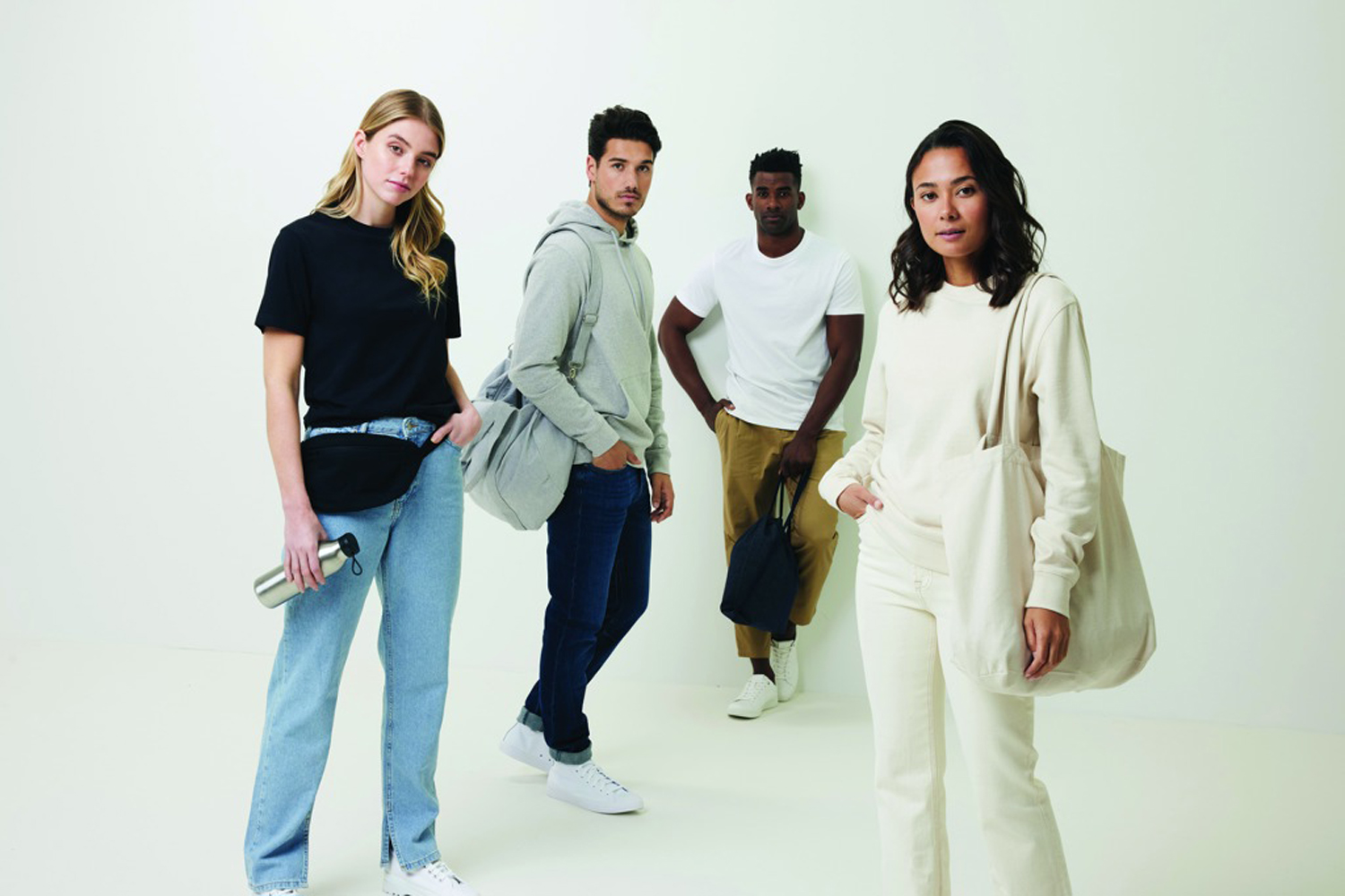 Свитшот Iqoniq Denali из переработанного неокрашенного хлопка, унисекс, 340 г/м