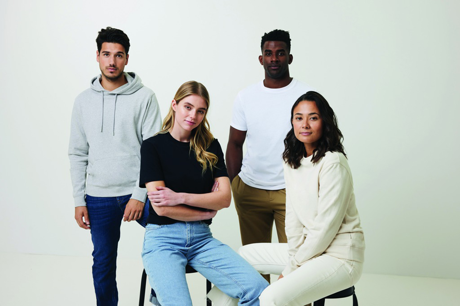 Свитшот Iqoniq Denali из переработанного неокрашенного хлопка, унисекс, 340 г/м