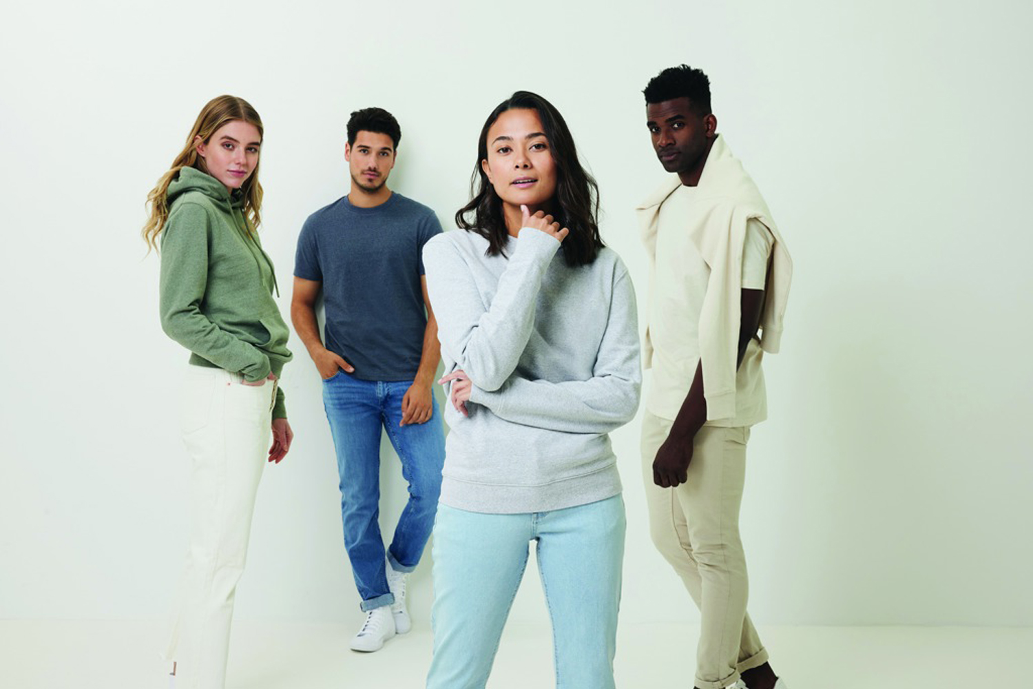 Свитшот Iqoniq Denali из переработанного неокрашенного хлопка, унисекс, 340 г/м