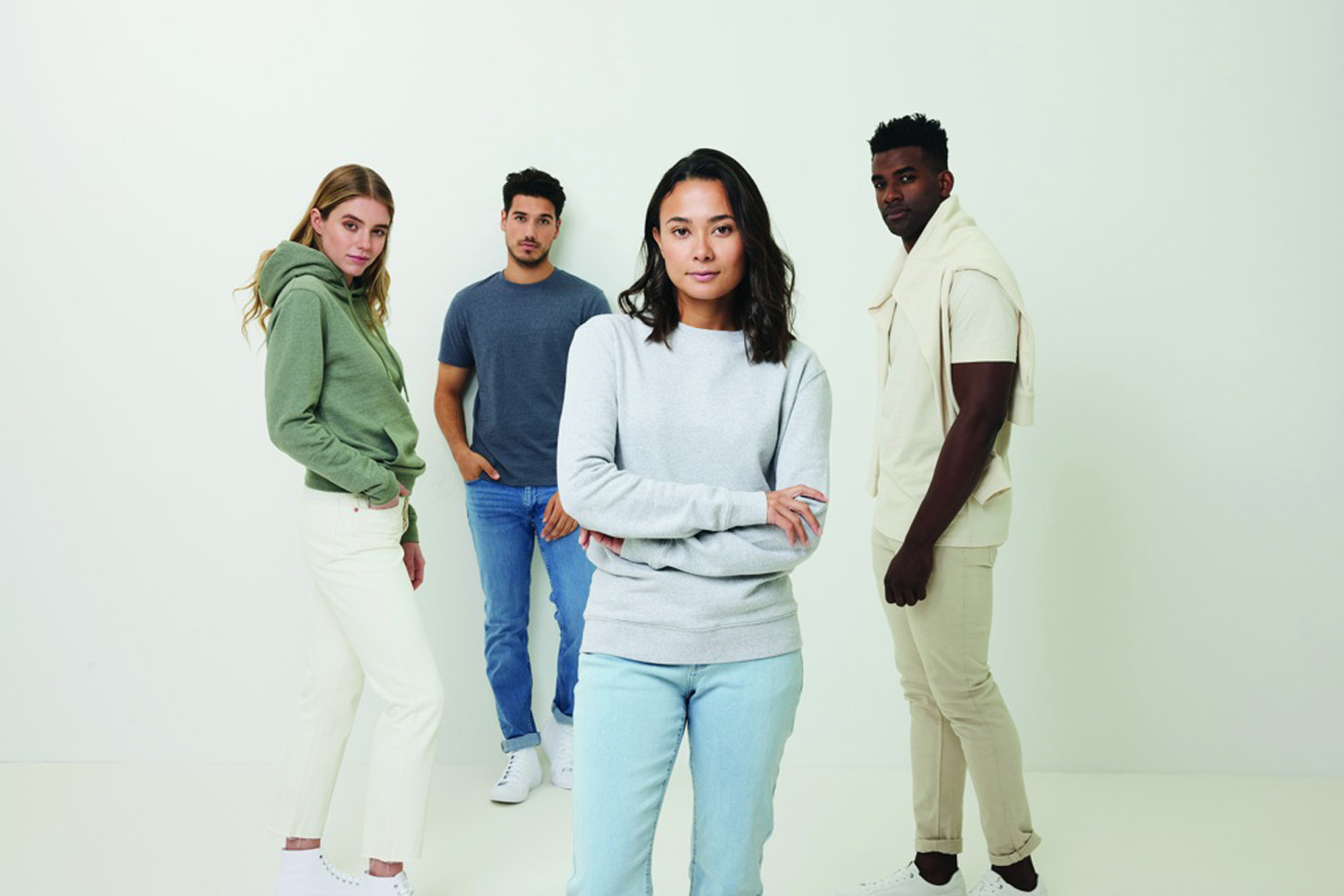 Свитшот Iqoniq Denali из переработанного неокрашенного хлопка, унисекс, 340 г/м