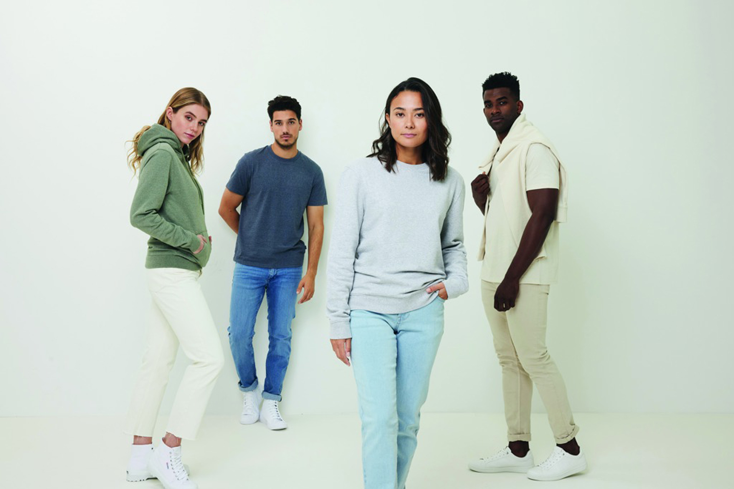 Свитшот Iqoniq Denali из переработанного неокрашенного хлопка, унисекс, 340 г/м