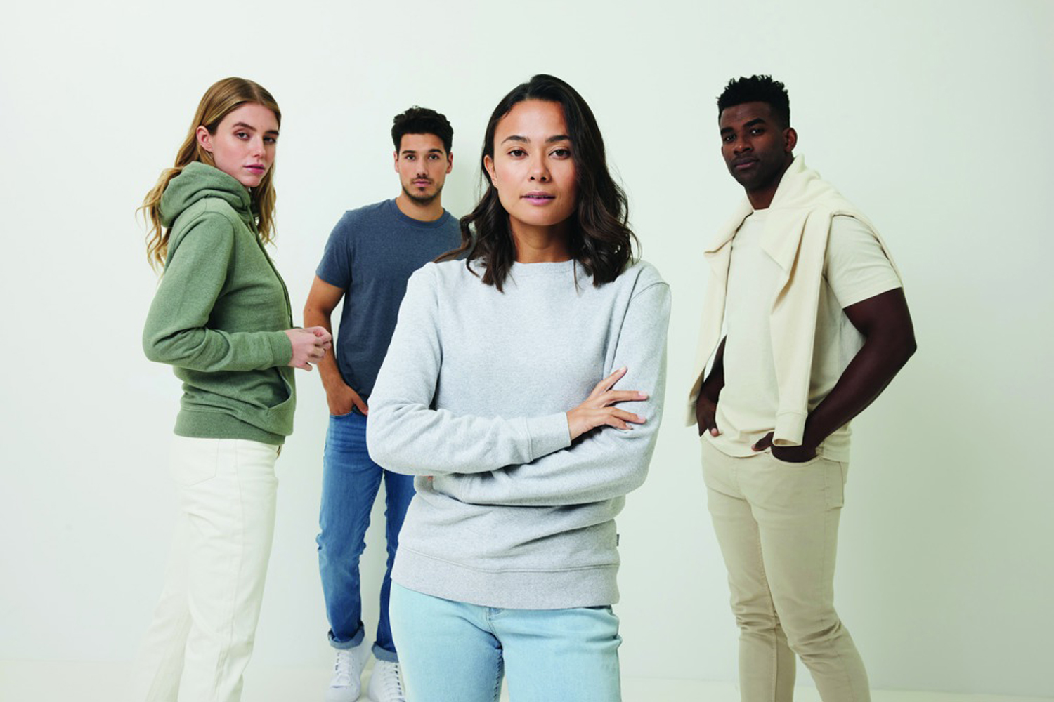 Свитшот Iqoniq Denali из переработанного неокрашенного хлопка, унисекс, 340 г/м