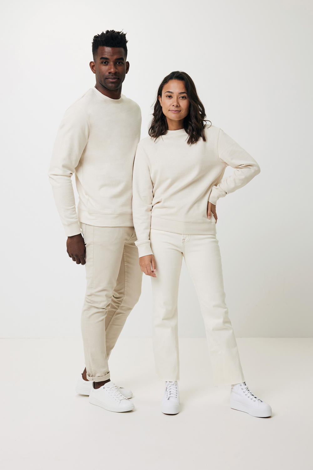 Свитшот Iqoniq Denali из переработанного неокрашенного хлопка, унисекс, 340 г/м