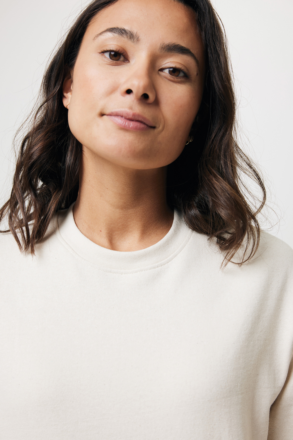 Свитшот Iqoniq Denali из переработанного неокрашенного хлопка, унисекс, 340 г/м