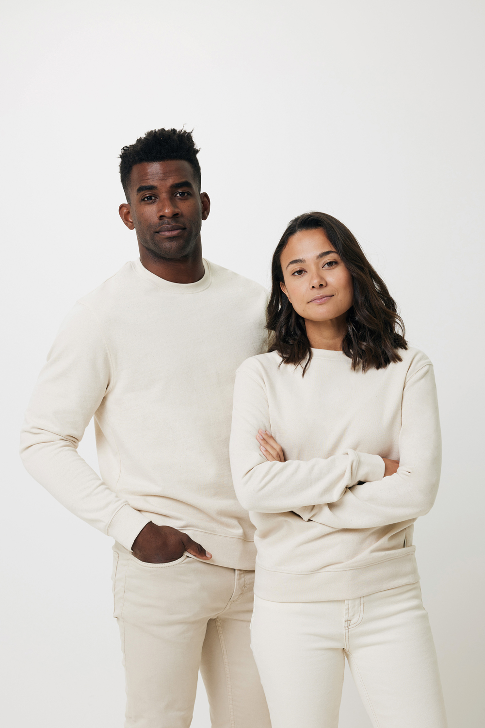 Свитшот Iqoniq Denali из переработанного неокрашенного хлопка, унисекс, 340 г/м