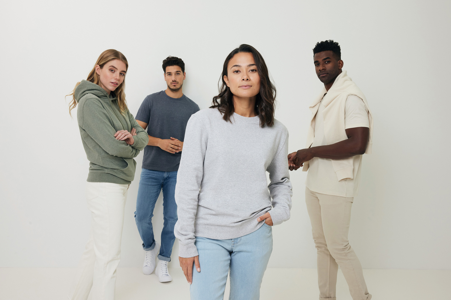 Свитшот Iqoniq Denali из переработанного неокрашенного хлопка, унисекс, 340 г/м