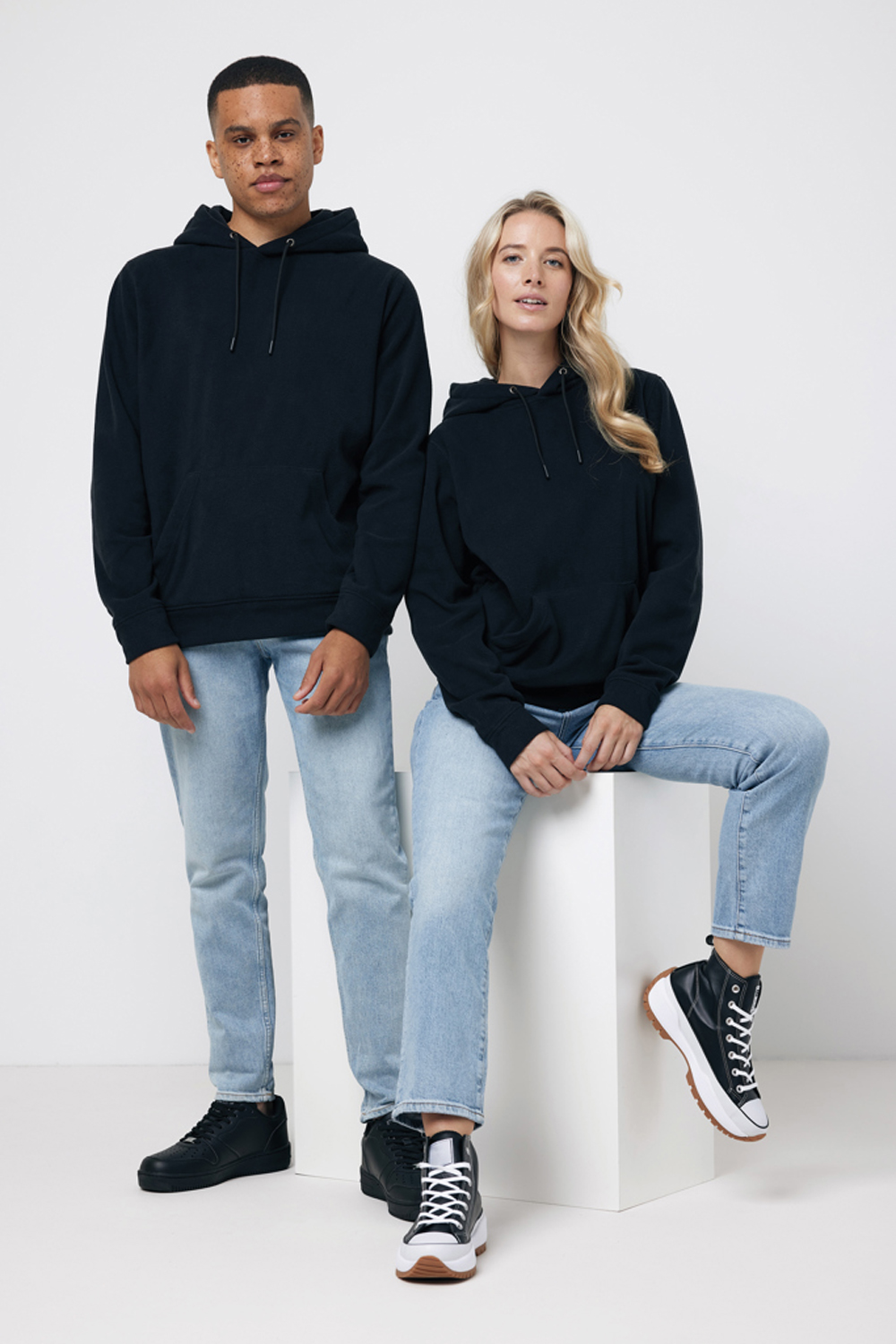 Худи Iqoniq Trivor из переработанного полиэстера AWARE, унисекс, 240 г/м