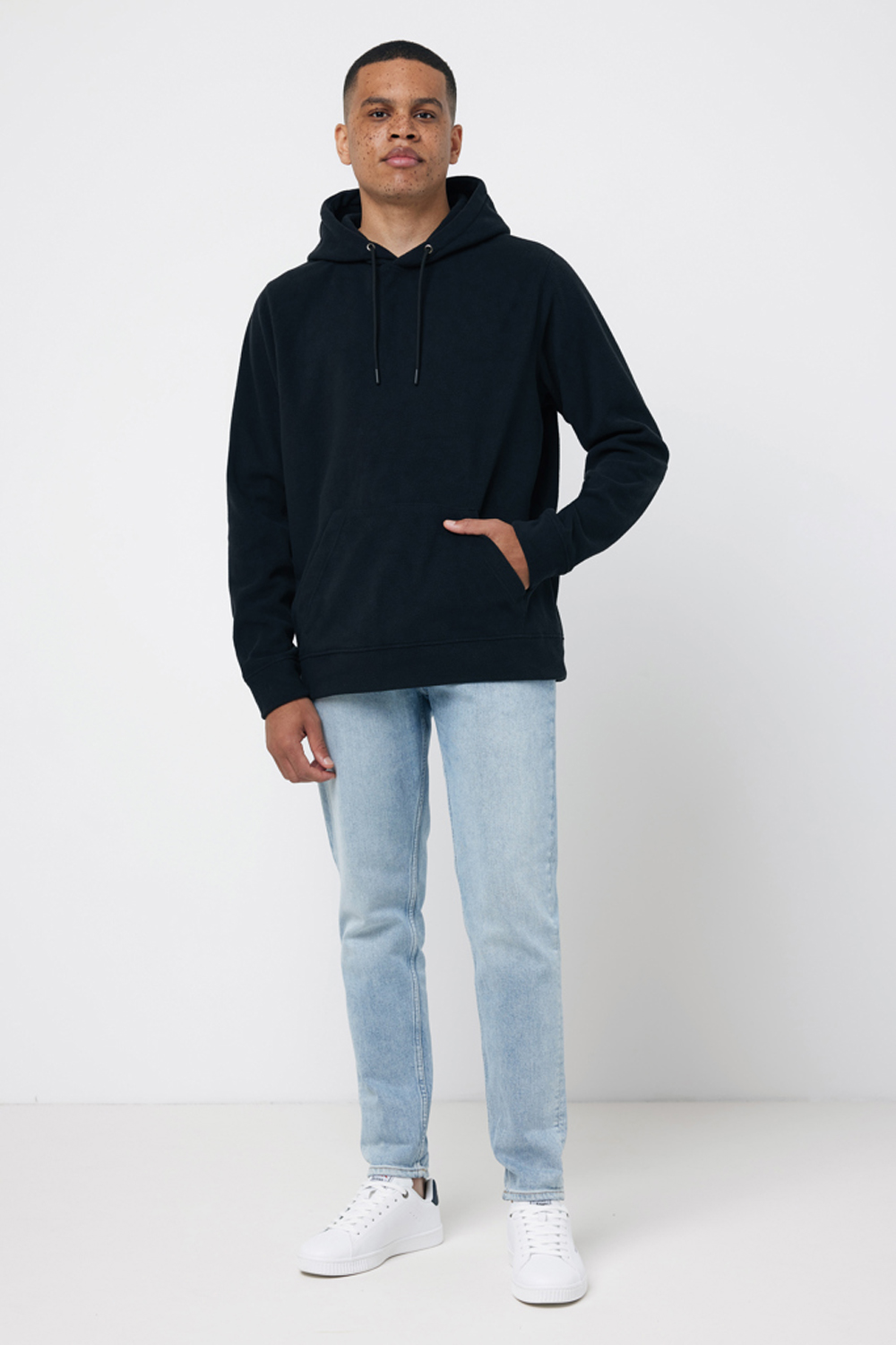 Худи Iqoniq Trivor из переработанного полиэстера AWARE, унисекс, 240 г/м