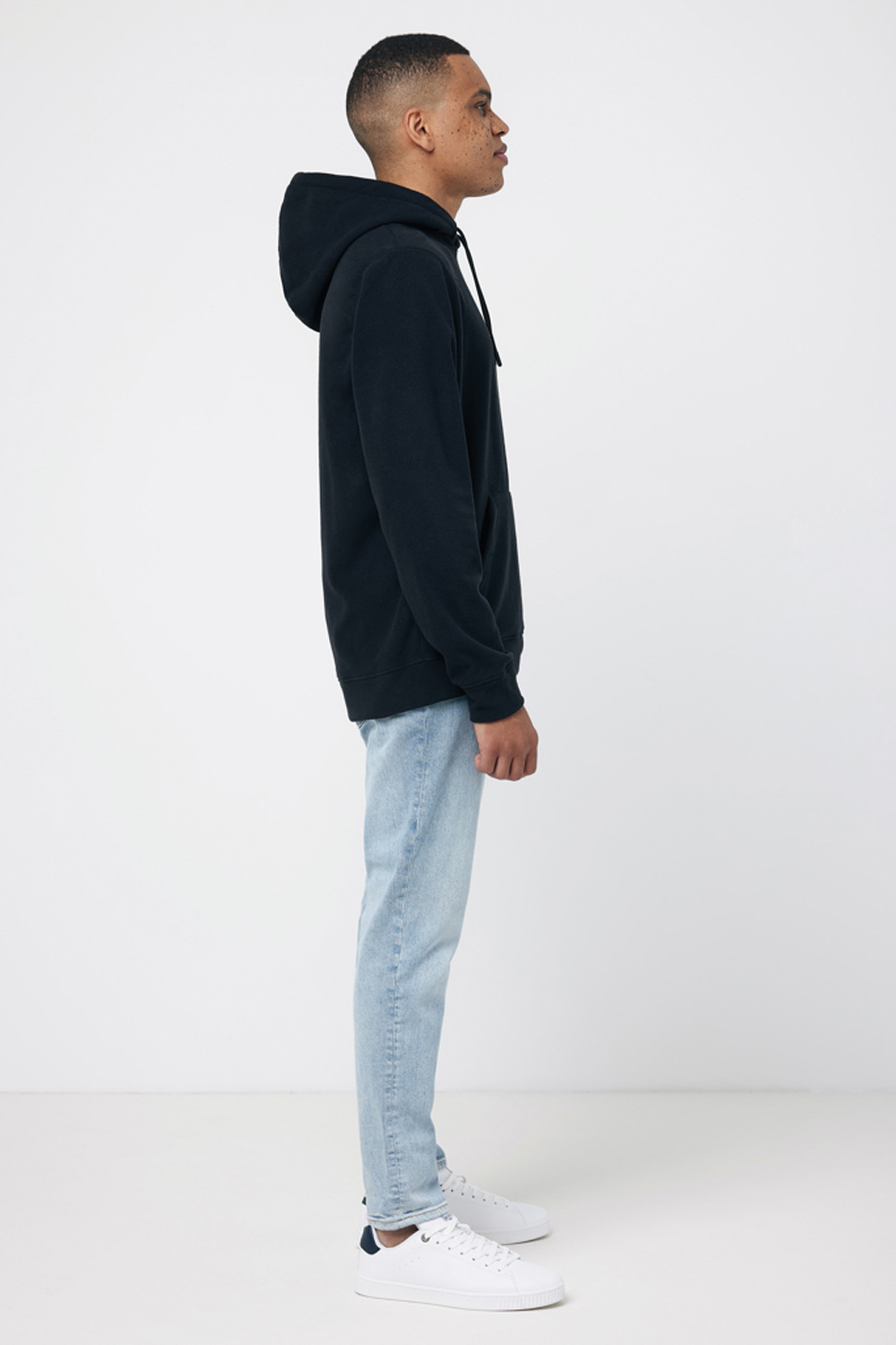 Худи Iqoniq Trivor из переработанного полиэстера AWARE, унисекс, 240 г/м