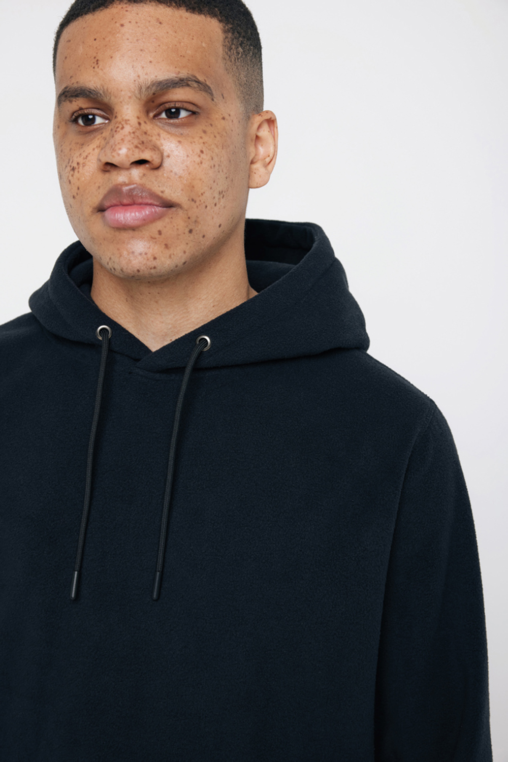 Худи Iqoniq Trivor из переработанного полиэстера AWARE, унисекс, 240 г/м