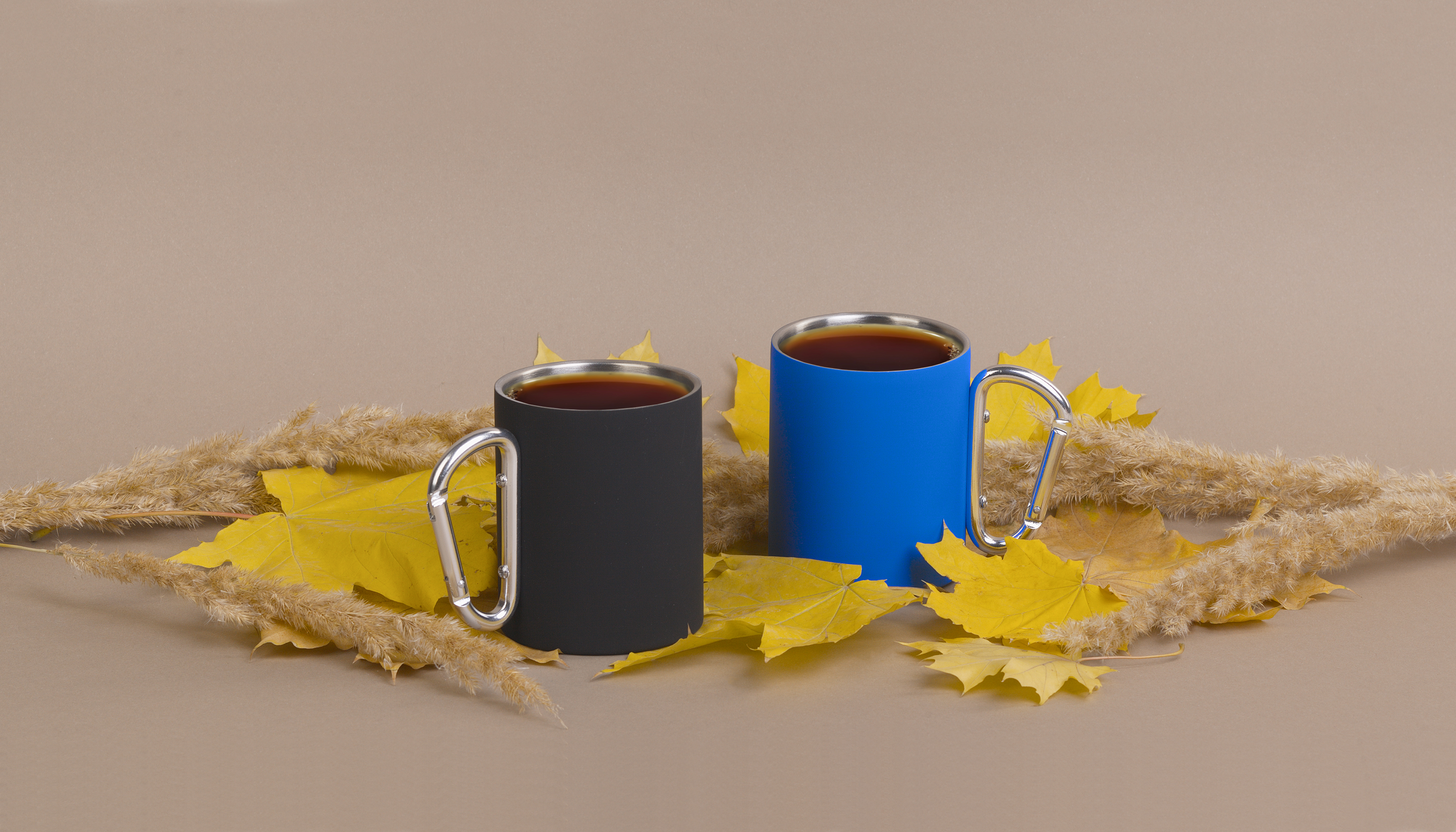 Кружка с карабином 