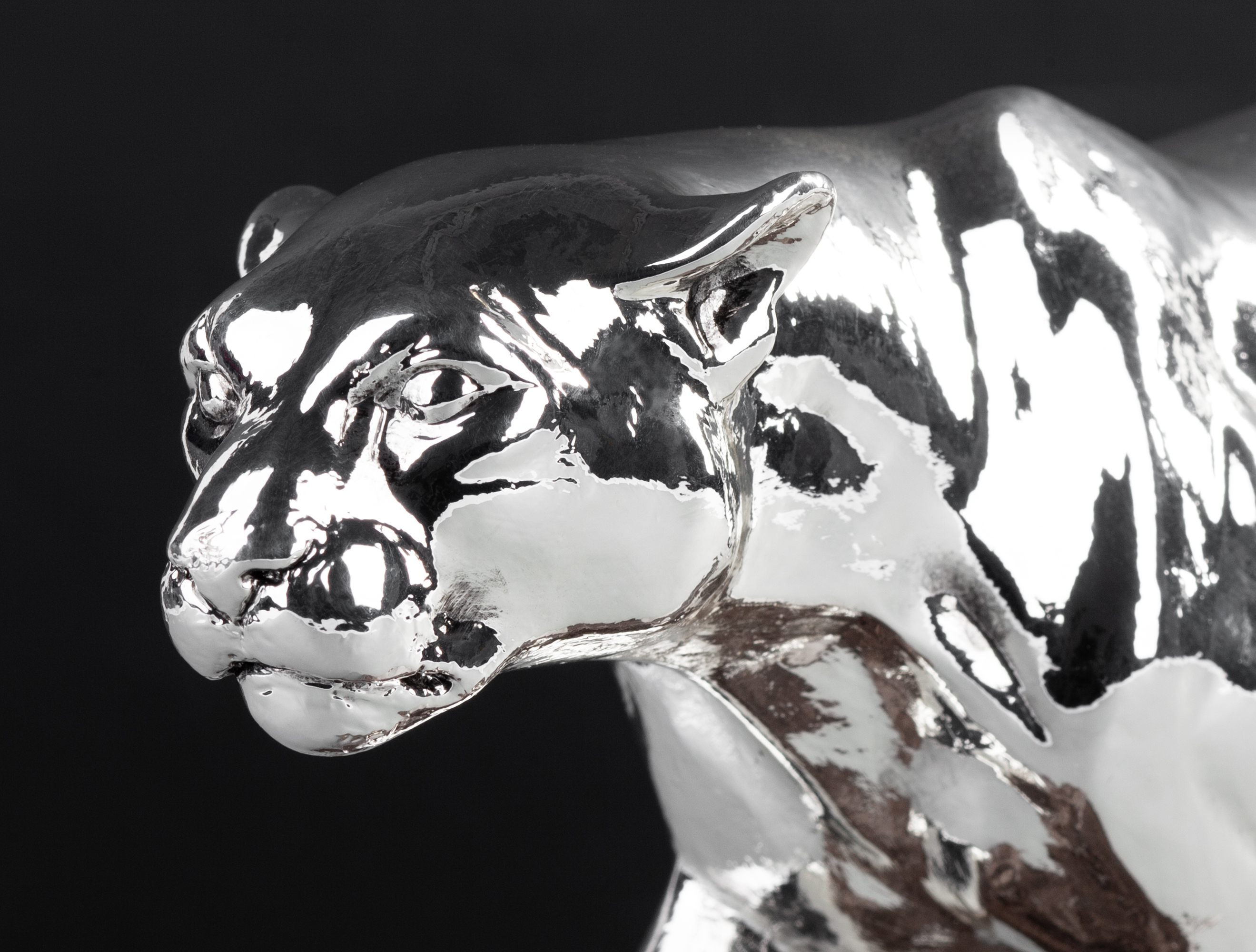 Скульптура "Пантера"
