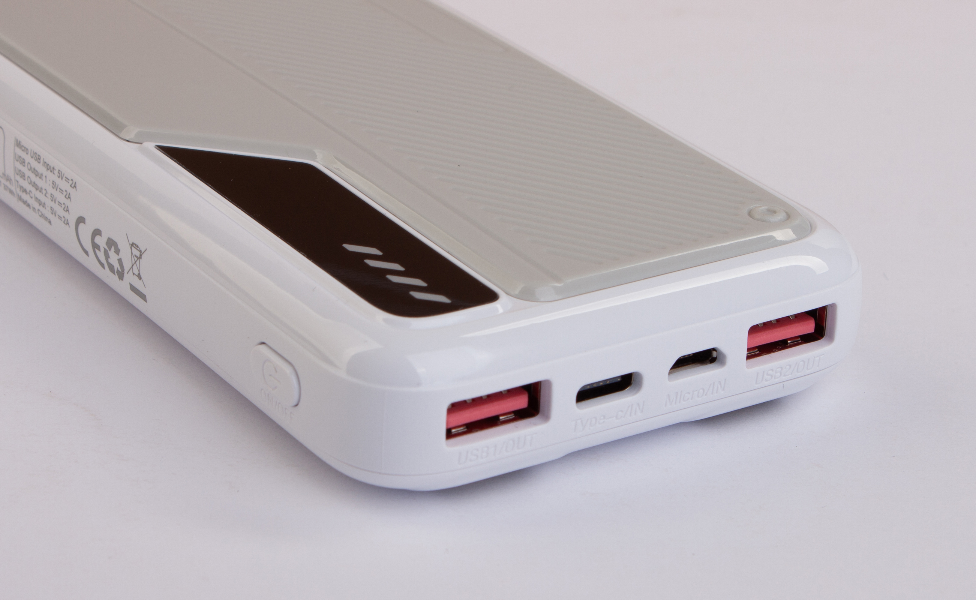 Зарядное устройство "Connect" 10000 mAh со встроенными Type-C/Lightning кабелями